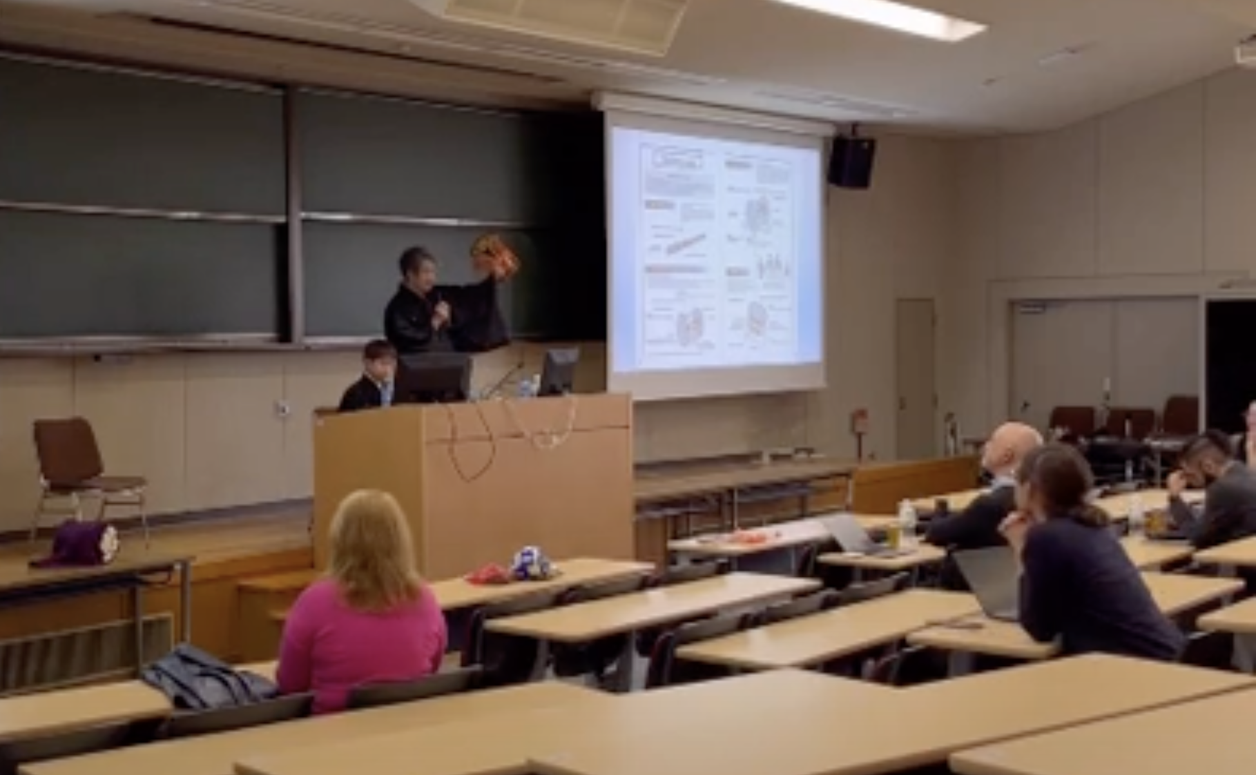 2023年11月12日 兵庫県立大学にて英語での講演